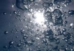 Mit feinkörnigem Eisenhydroxid lassen sich Schwermetalle aus Wasser entfernen.