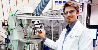 Jülicher und Erlanger Forscher vereinfachen die Wasserstoffspeicherung