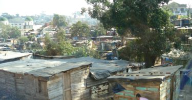 Sauberes Wasser für Menschen in Slums