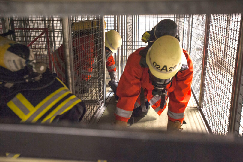 Ortungssystem zur Lokalisierung von in Not geratenen Rettungskräften