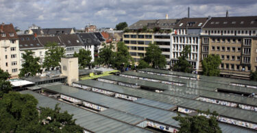 Blick auf den Carlsplatz in Düsseldorf