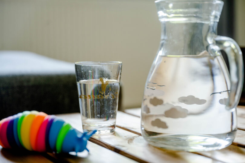 Wie viel Kinder bei Hitze mehr trinken müssen